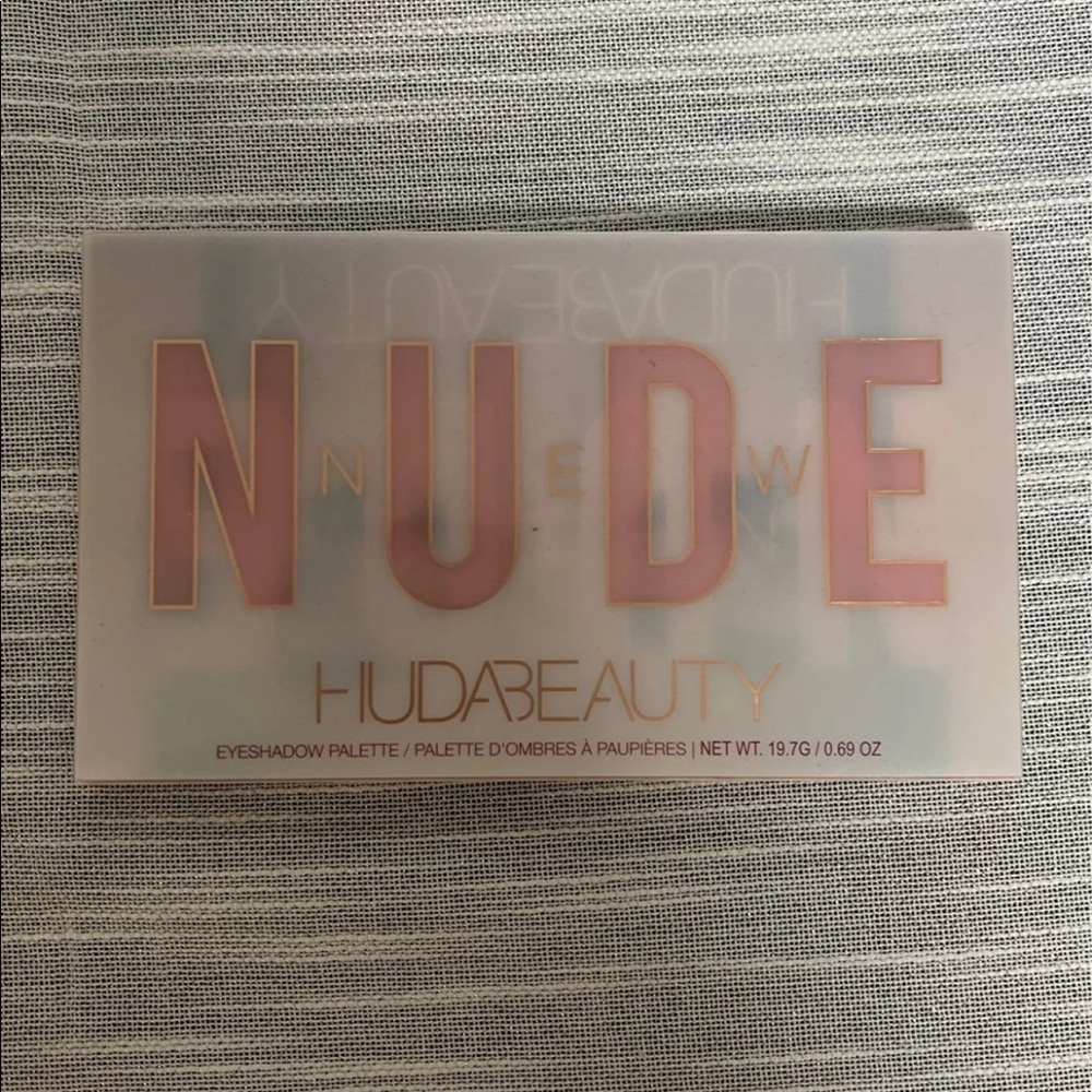 Huda beauty eyeshadow new nude